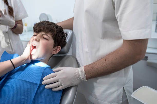 Best Emergency Tooth Extraction in Fairbank, IA